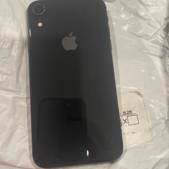 New iPhone XR 64 gigs unlocked  black - Picture 10 of 13